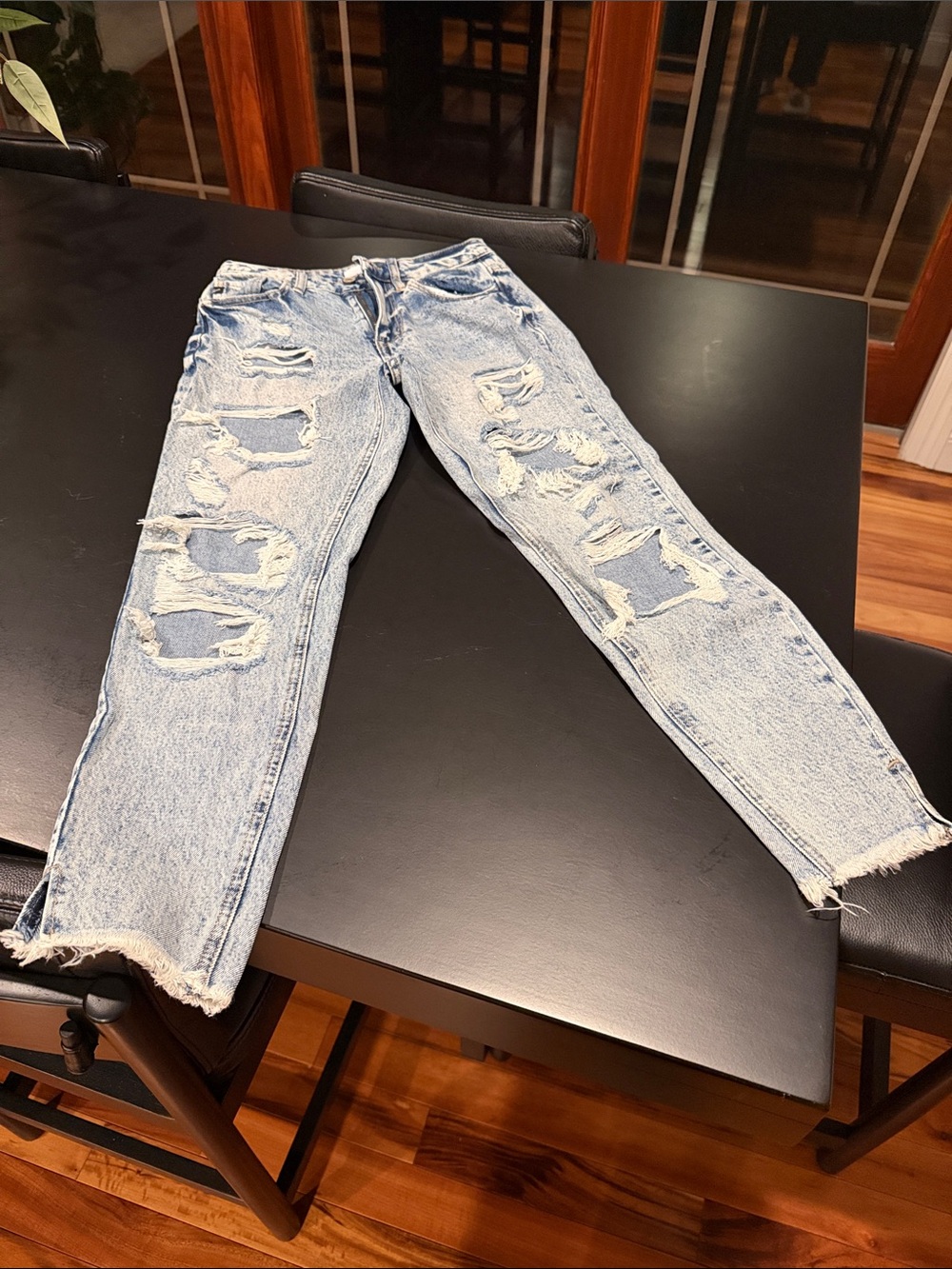 KanCan Distressed Ripped Jeans